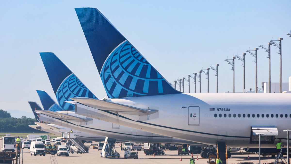 United Airlines Boeing 777 In Munich Airport