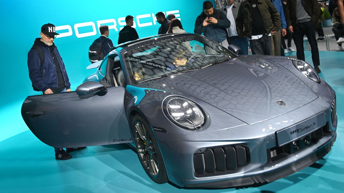 Nem csak a Mercedes rogy össze: a Porsche is botladozik egyik legértékesebb piacán 