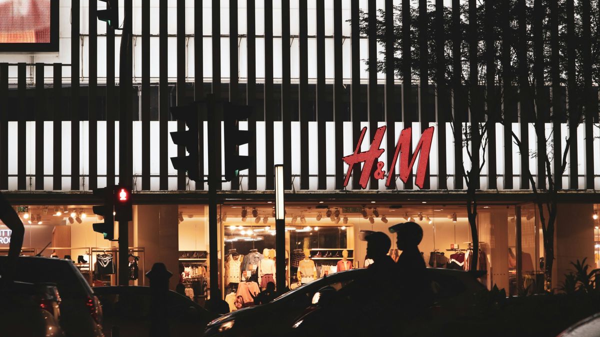 Felfüggesztette ruhagyűjtő szolgáltatását a magyarországi H&M (illusztráció)