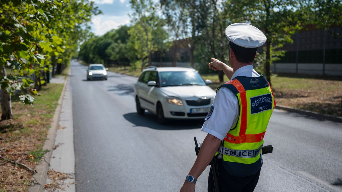 Előre szólt a rendőrség: országos razziát tart egy teljes héten át – megelégelte, amit a magyar sofőrök művelnek