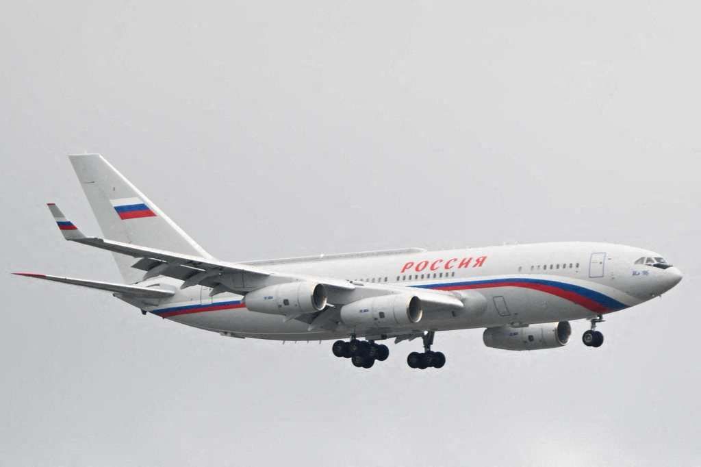 Plane carrying Russian President Vladimir Putin arrives Alaska ahead of Trump - Putin summit Budapesti csúcstalálkozó: hogyan repülhet Vlagyimir Putyin Magyarországra? 