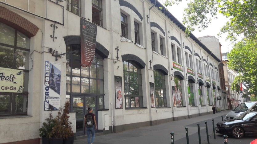 Eladják a Csodák Palotája egykori közkedvelt épületét – óriási pénzt kereshet a hirdető