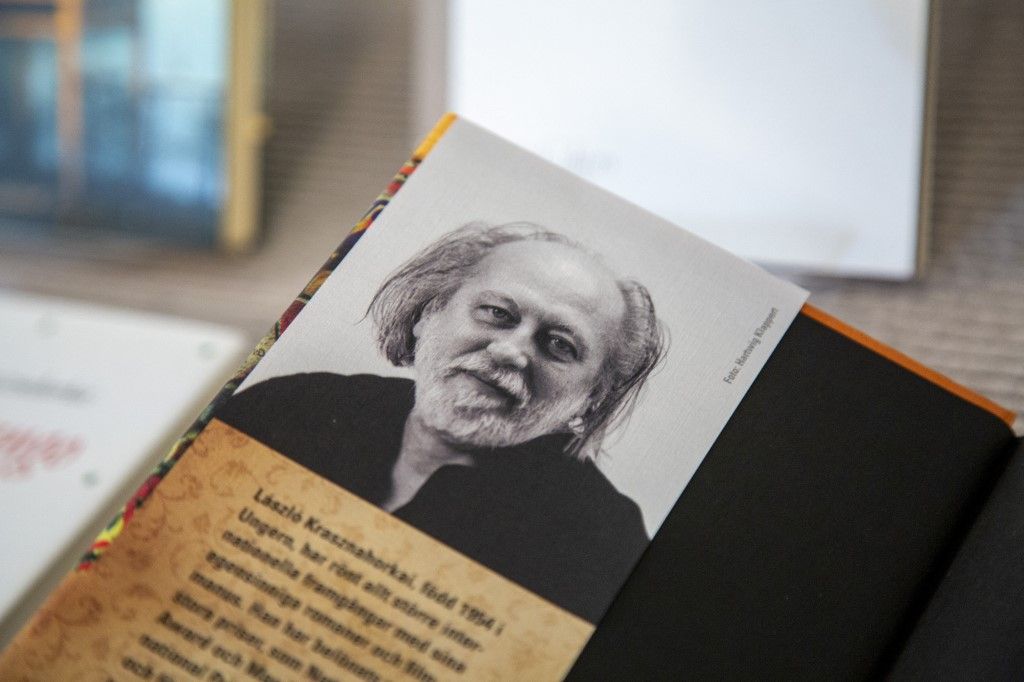 Announcement of Nobel Prize in Literature 2025 Orbán Viktor új üzenetet küldött Krasznahorkai Lászlónak: „Olvasom, hogy sok dologban nem értünk egyet. Egyben azért talán mégis” – videón, hogyan ünnepelt a miniszterelnök