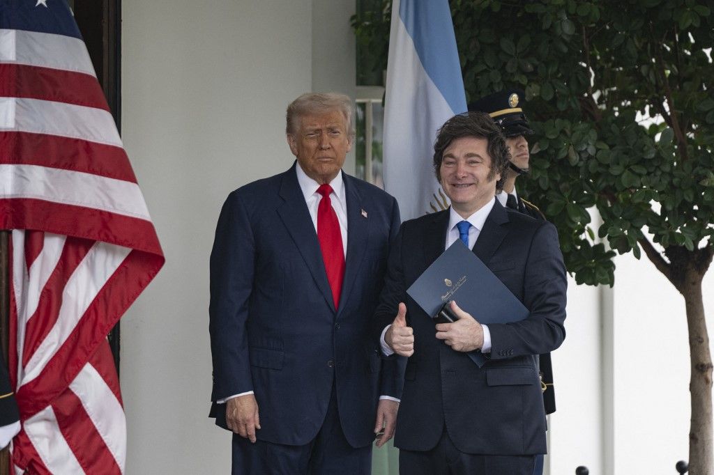 Donald Trump - Javier Milei meeting at the White House Donald Trump megmondta Argentínának: csak akkor ad pénzt, ha közelgő választáson Javier Milei nyer Trump egyenesen megmondta a világ egyik legnagyobb országának: ad nekik pénzt, hogy ne omoljanak össze, de ha rosszul döntenek a közelgő választáson, akkor ennek vége