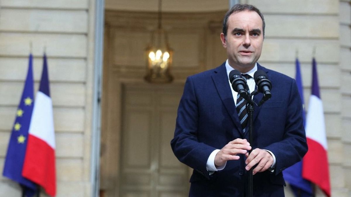 Politikai válság tört ki Franciaországban: váratlanul lemondott a francia államfő