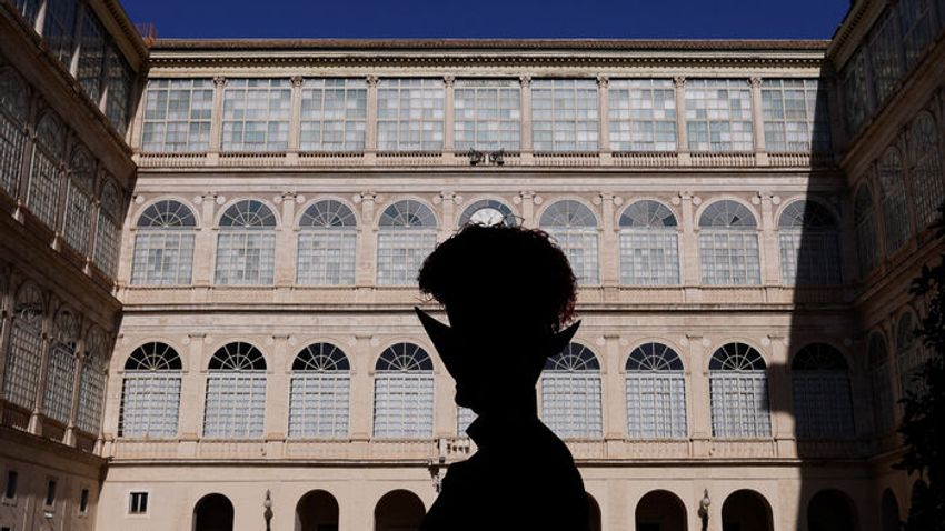 Így fogadta XIV. Leó Orbán Viktort: fotógaléria a magyar miniszterelnök pápalátogatásáról – nem egyedül érkezett