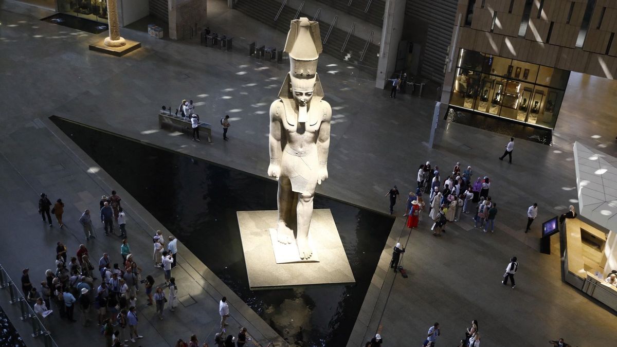 Novembertől teljes pompájában várja a látogatókat a Nagy Egyiptomi Múzeum. Forrás: Anadolu via AFP/Fareed Kotb