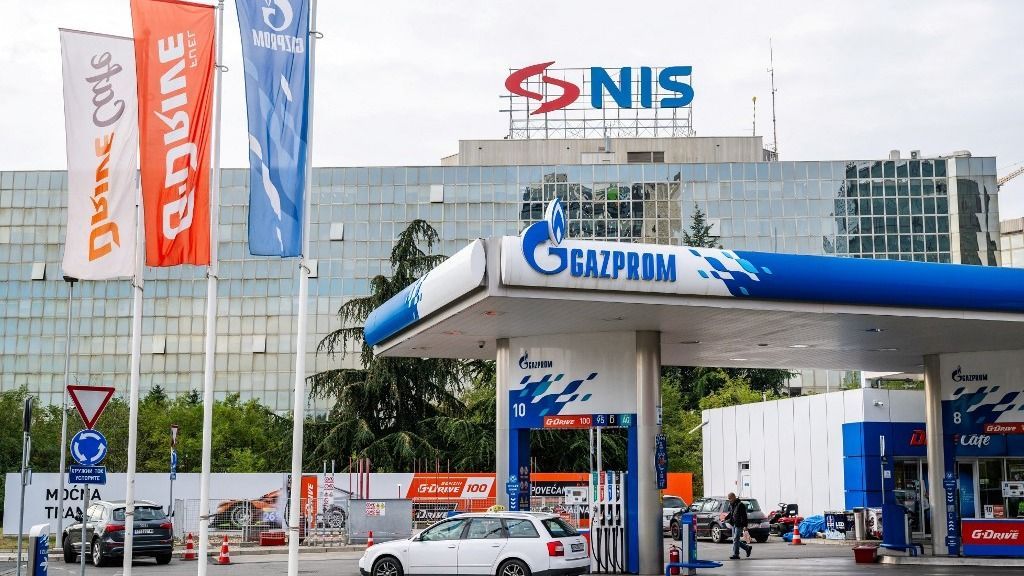 Szerbia NIS Gazprom benzinkút szerbia nis