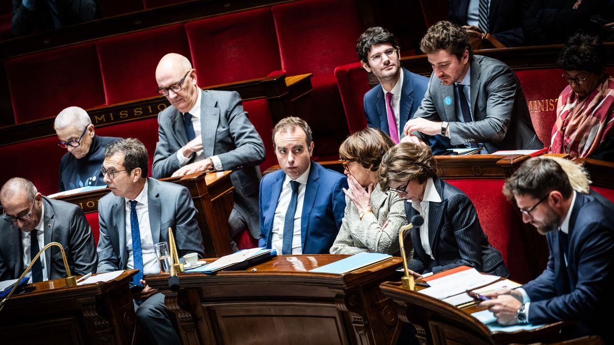 FRANCE-POLITICS-NO CONFIANCE-MOTION-GOVERNMENT-NATIONAL-ASSEMBLY Sébastien Lecornu francia kormány