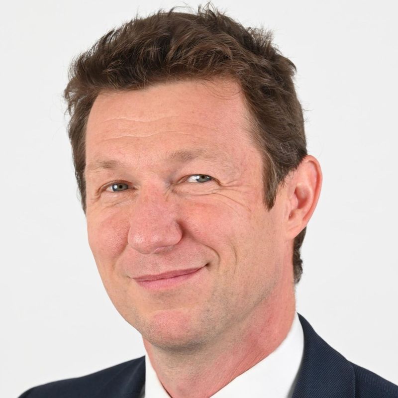 Dr. Herbák  Attila szerző profilképe