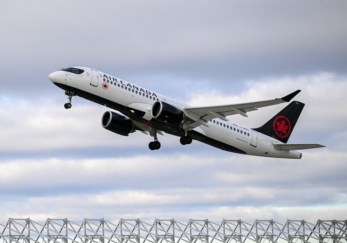 Air Canada kanadai légitársaság
Montreal, Toronto
ingyenes alkohol ingyen sör bor