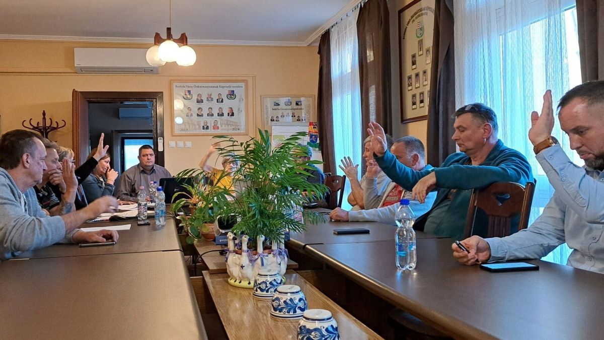 Brutálisan megemelheti az adókat az egyik vidéki kisváros – mélyen a zsebébe kell majd nyúlnia a lakosságnak 