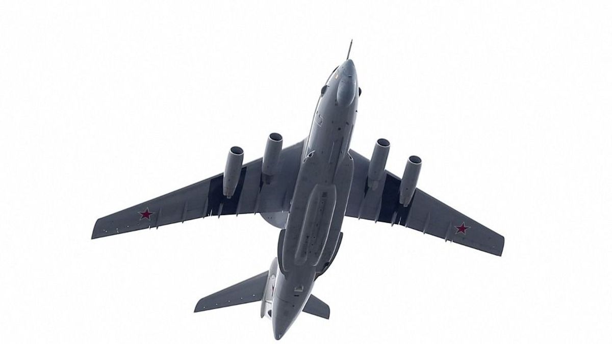 Ukrajna rajta ütött Putyinon, rég történt ekkora ellencsapás: lángolnak az orosz stratégiai célpontok – odaveszhetett a rejtélyes A-60-as kísérleti repülőgép 