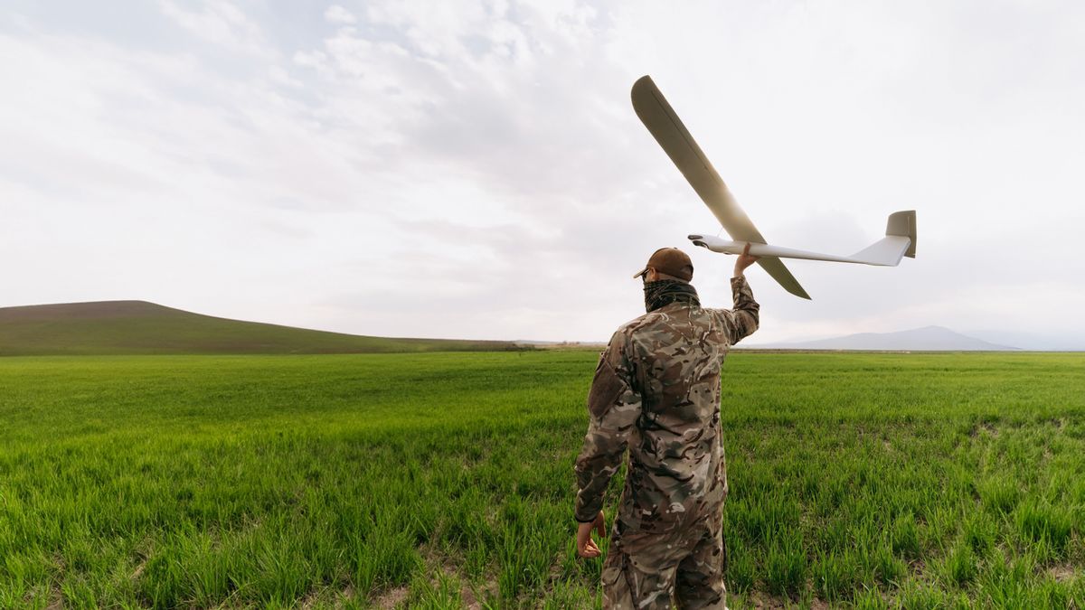 Összesen 12 ezer észak-koreai munkás megy Oroszországba drónt gyártani, már a fegyvergyárakba sem jut elég munkaerő 