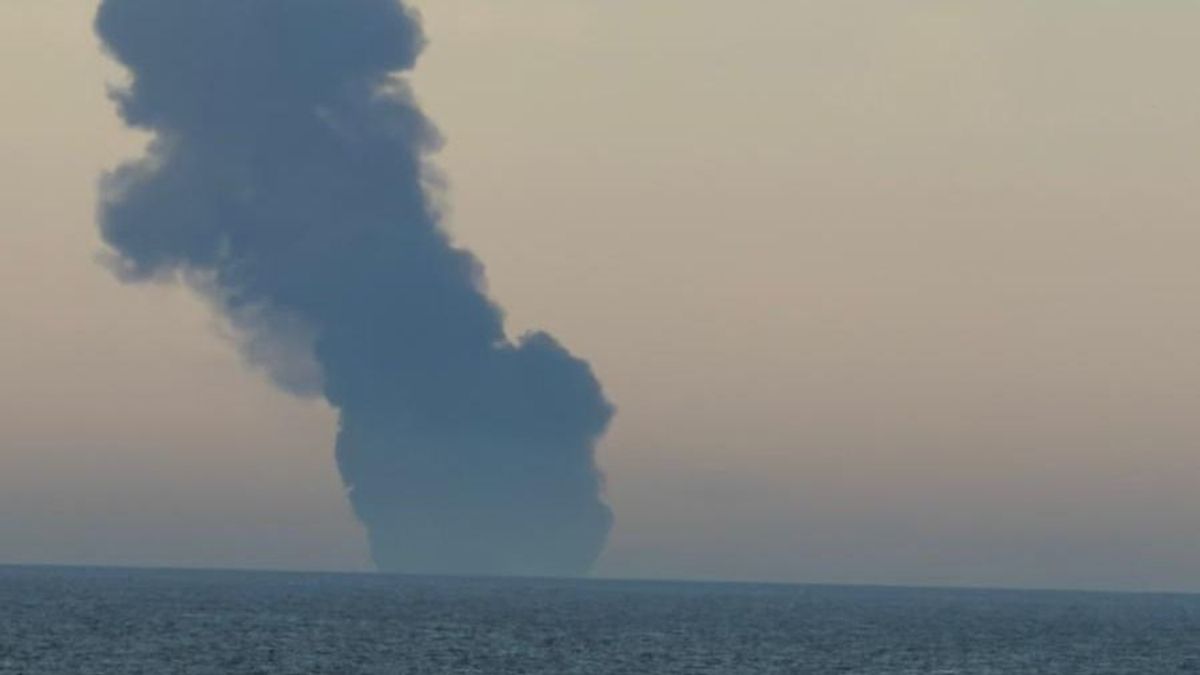 Lángokban áll az orosz árnyékflotta: egymás után két tankhajó is berobbant – ez lett a Kairos és a Virat veszte 