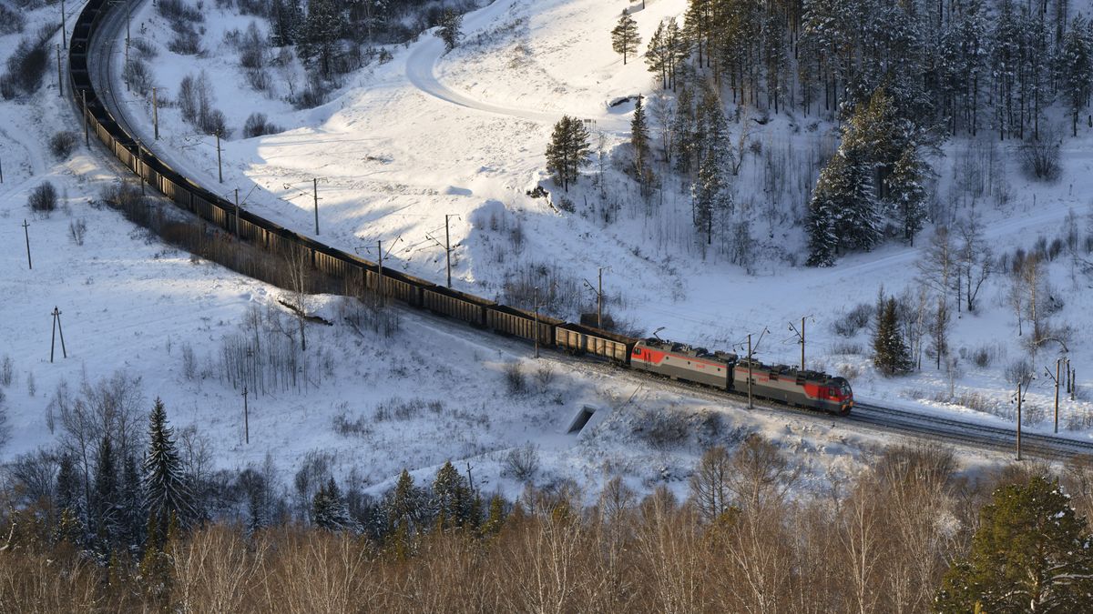 The longest railway of the world: Trans-Siberian Railway (Transsib) transzszibériai vasút