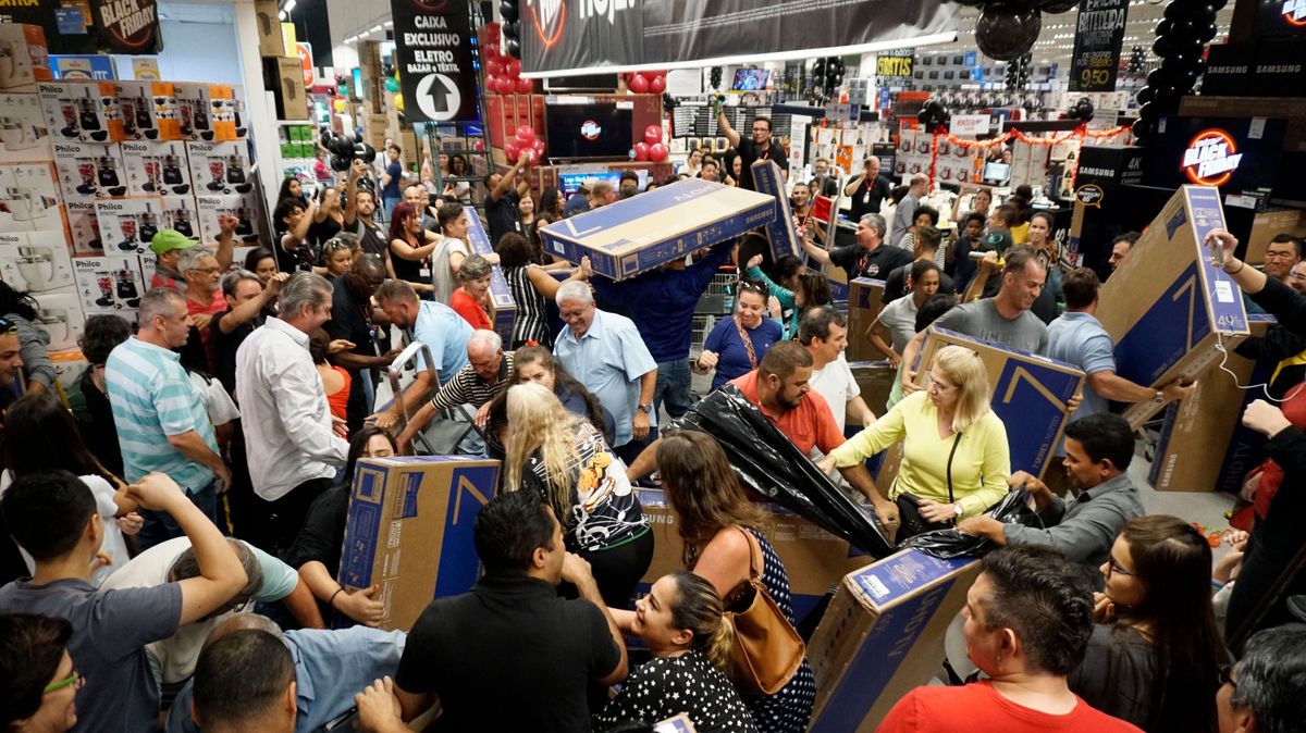 São,Paulo,Sp,Brazil,November,22,2018,People,Participate,In,Black Friday