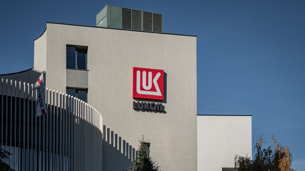 Lukioil PJSC Gas Stations Ahead of US Sanctions lukoil