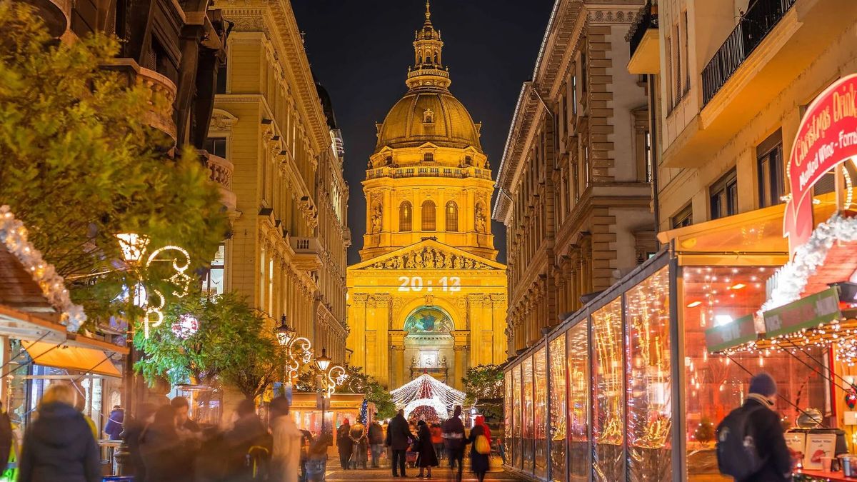 Rekord számok év végén is, nagy számban érkeznek a biztonságos magyar karácsonyi vásárokra a külföldiek 