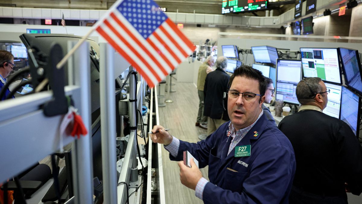 Zárva maradnak az amerikai tőzsdék csütörtökön, és pénteken sem szabad megszokásból kereskedni – ez áll a háttérben 