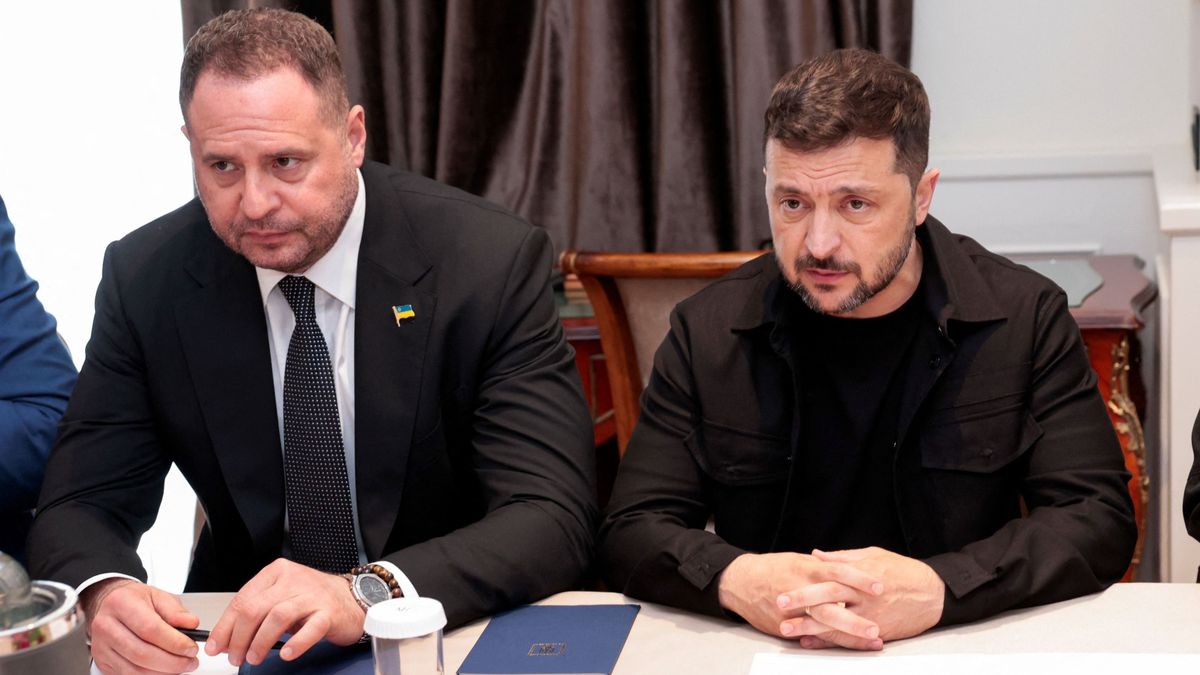 Úgy lopták szét az országot, hogy közben bombázták a honfitársaikat, Zelenszkijt ez nem érdekli, mindenkit befenyített 