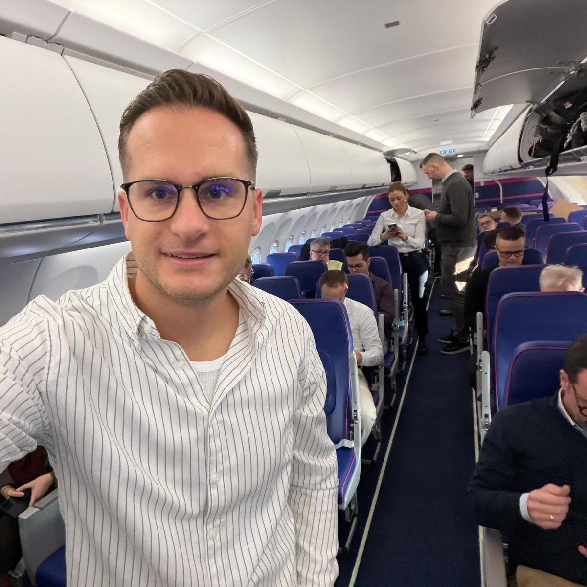 Így néz ki Orbán Viktorék Wizz Air gépe belülről, amivel Amerikába repülnek Trumphoz