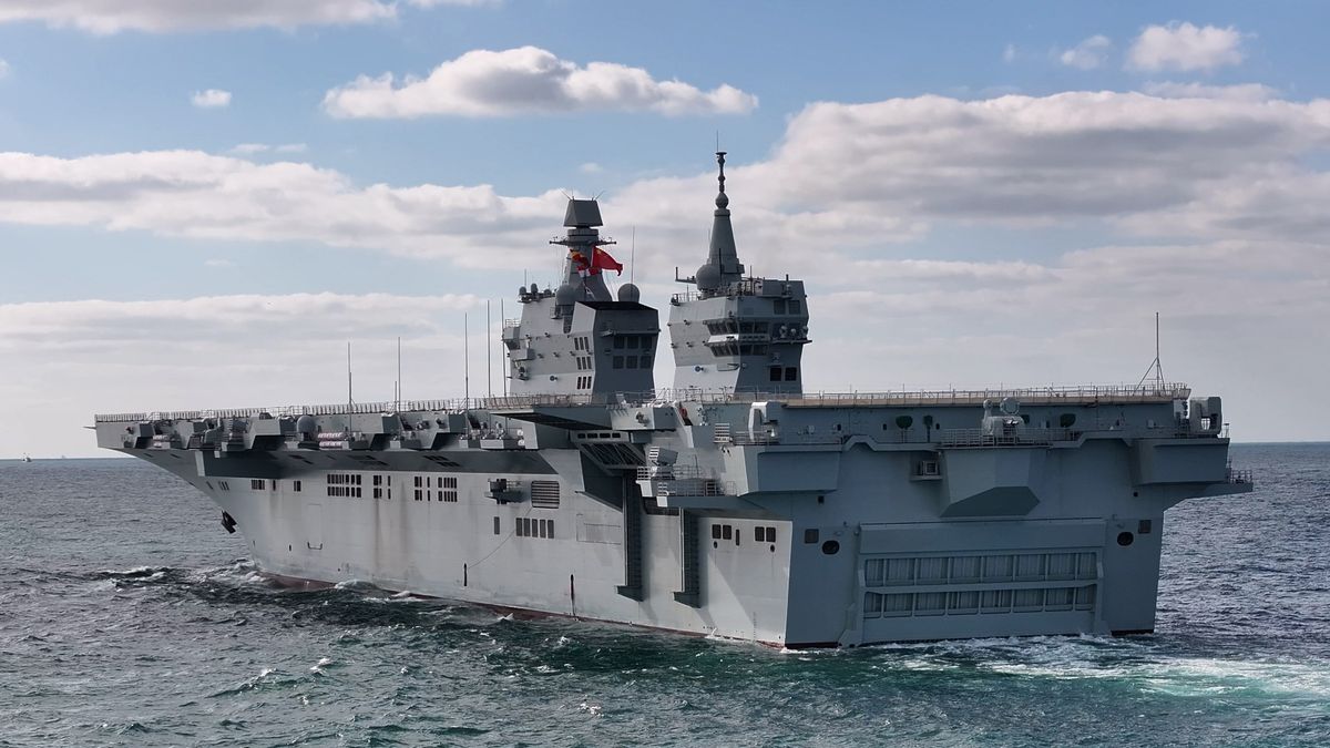 Lélegzetelállító hadihajót épített Kína, ilyet még Amerika se látott: a Type 076 már a nagy háborúra kell – videó 
