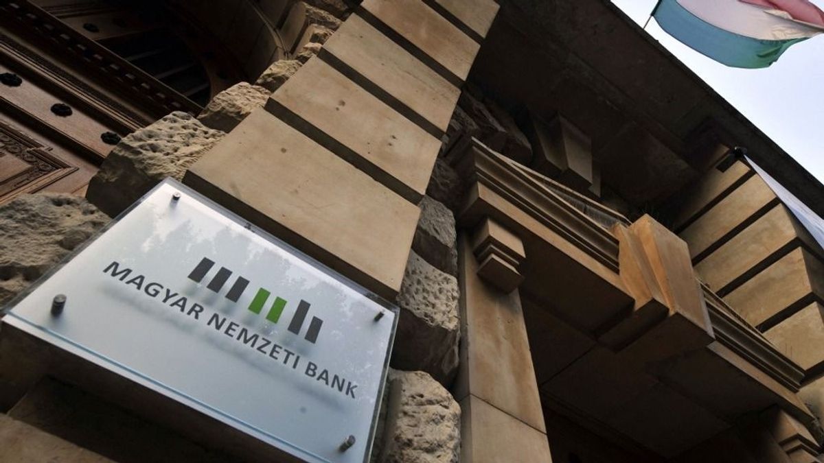 Alig hisznek a szemüknek a külföldi elemzők, mit tett a magyar forint: egyetlen másik deviza volt csak képes erre a világon – brutális az árfolyam 