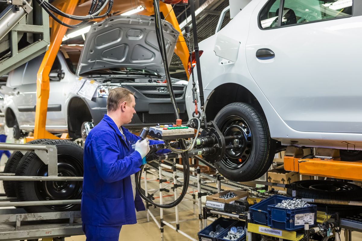 Togliatti,,Russia,-,November,orosz14,,2016:,Assembly,Line,Of,Lada