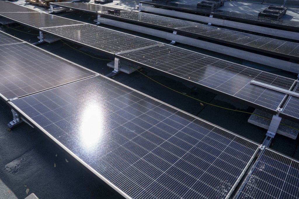 FRANCE-LYON-SOLAR-PANEL-ENERGY-SCHOOL Új napelempark épült Magyarországon: az MVM elmondta, mire képes a váci létesítmény