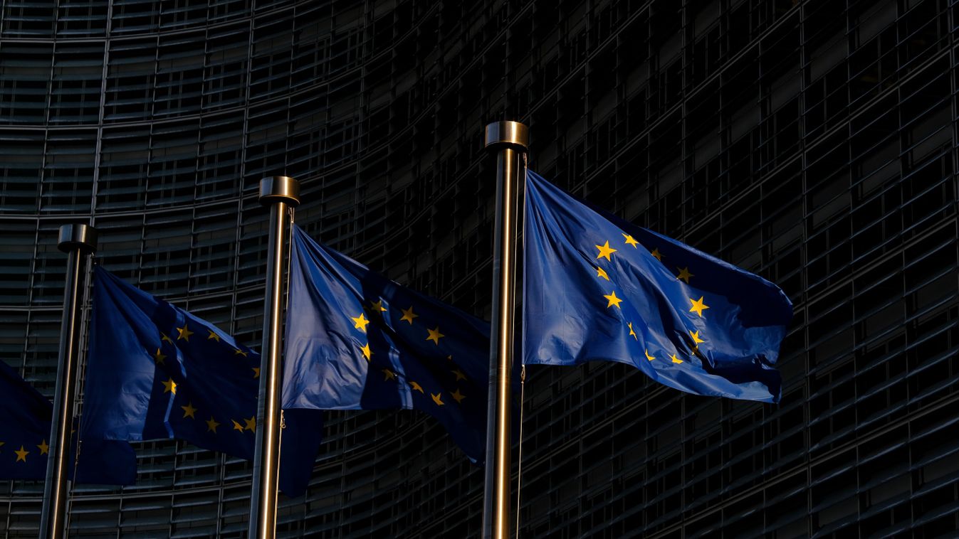 European,Flags,Flap,In,The,Wind,Outside,Eu,Headquarters,In európai gazdaság
Európai Unió, Európai Bizottság, Brüsszel, EU
safe