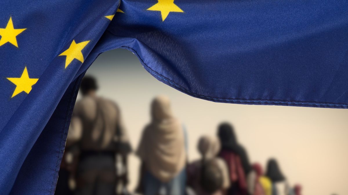 Hamarosan kiderül, hány migránst osztana Magyarországra Brüsszel 