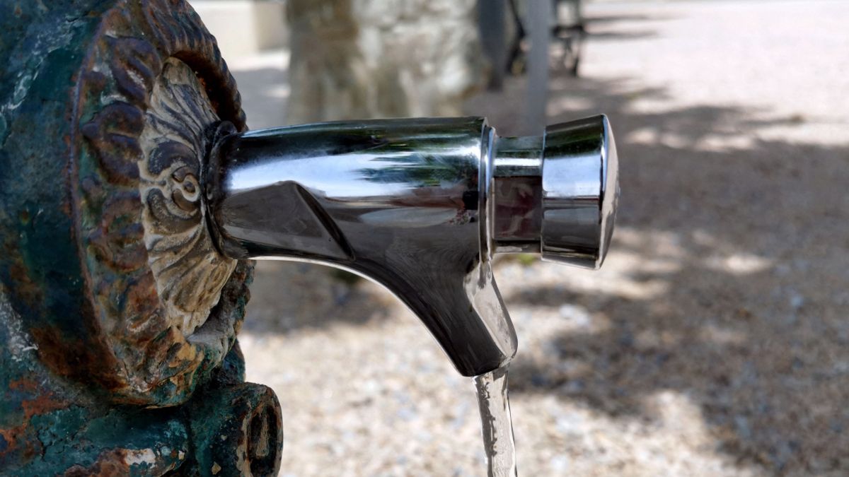 Water fountain in town. fúrt kutak