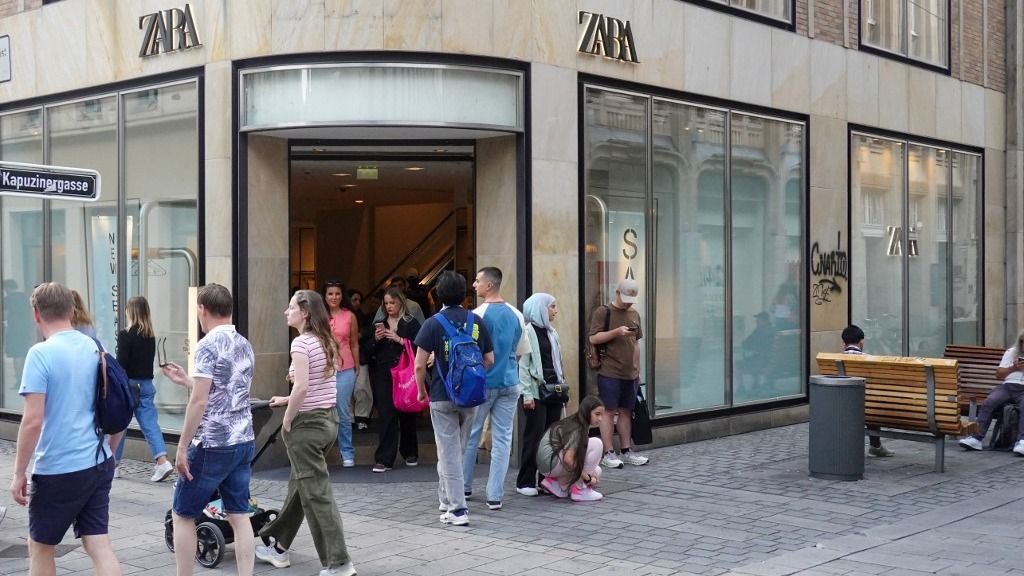 People Entering And Leaving Zara Store
