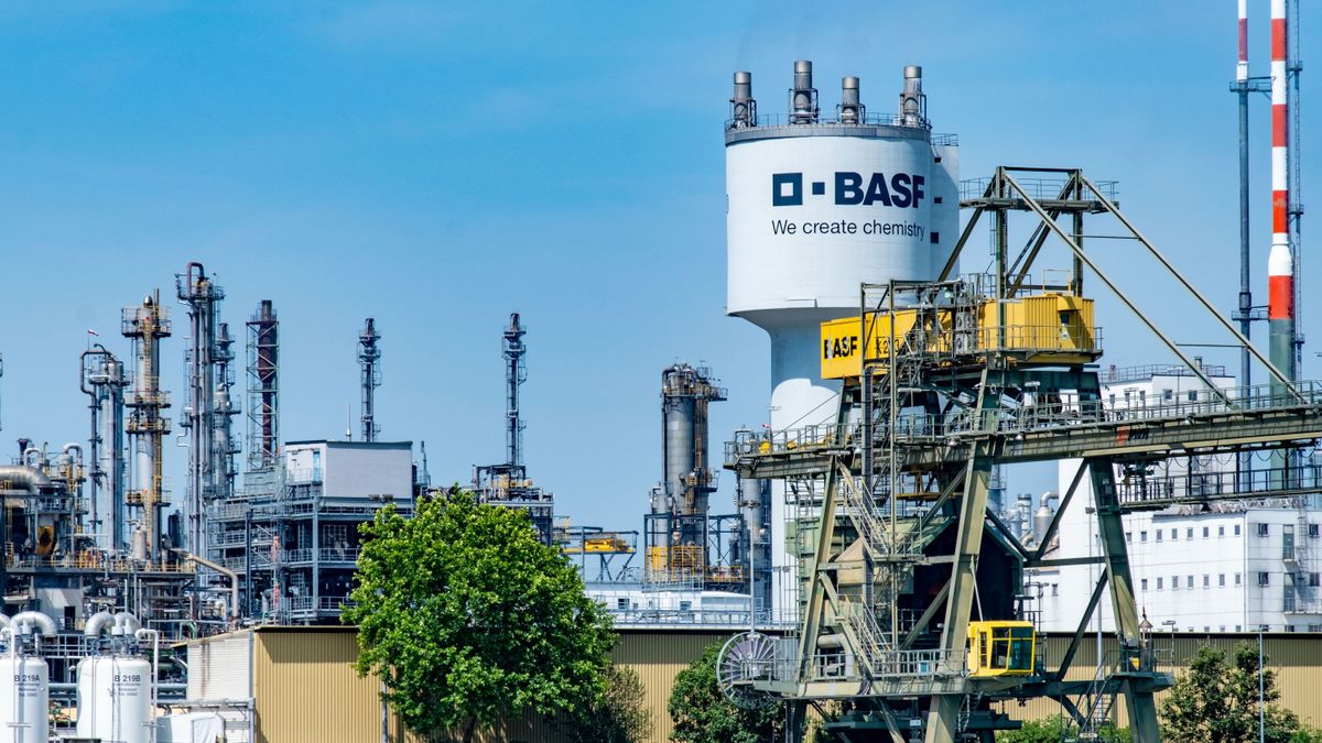 gyár, feldolgozóipar, ipar, gyár, munkás, munkások európai vegyipar