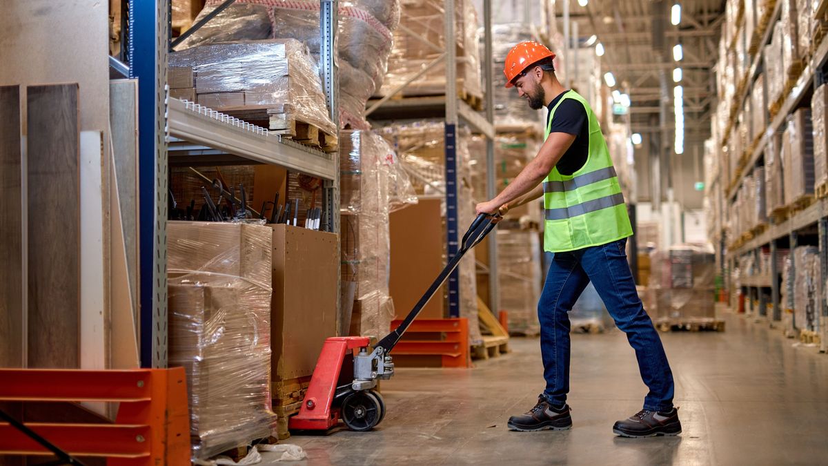 A magyarok népszerű munkavállalási célországa megint emelhet a minimálbéren - a legkisebb fizetés elérheti a diplomások keresetét 