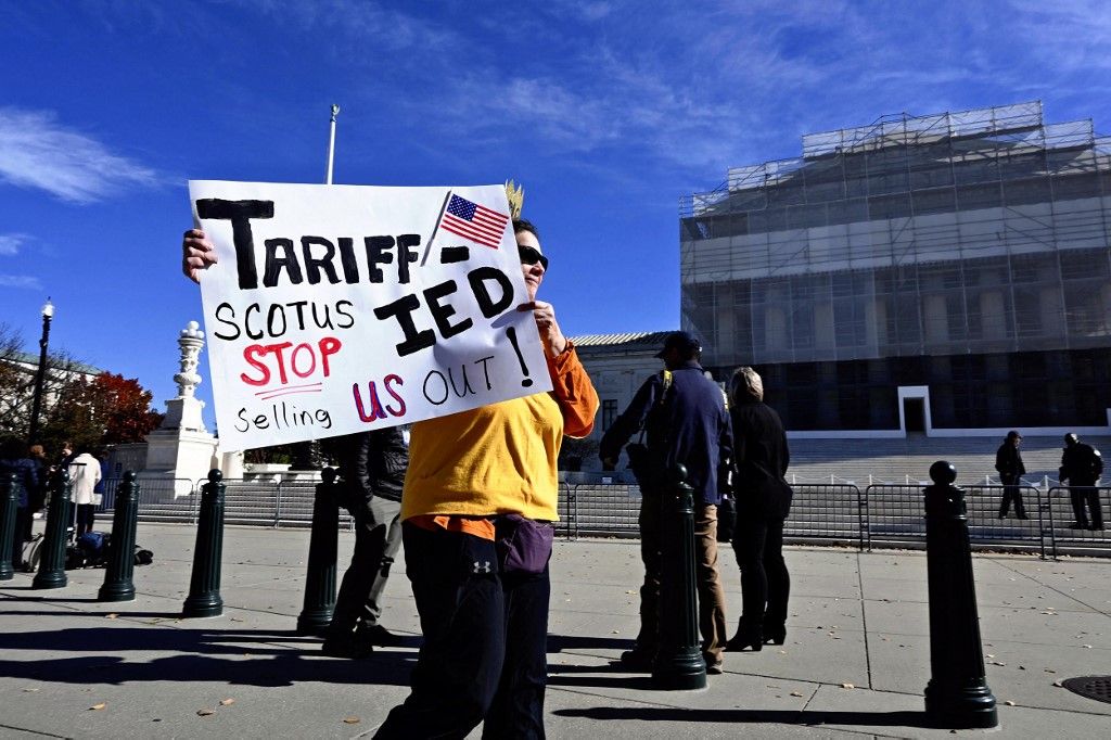 Citizens protest against Trump's tariff policies in D.C.
