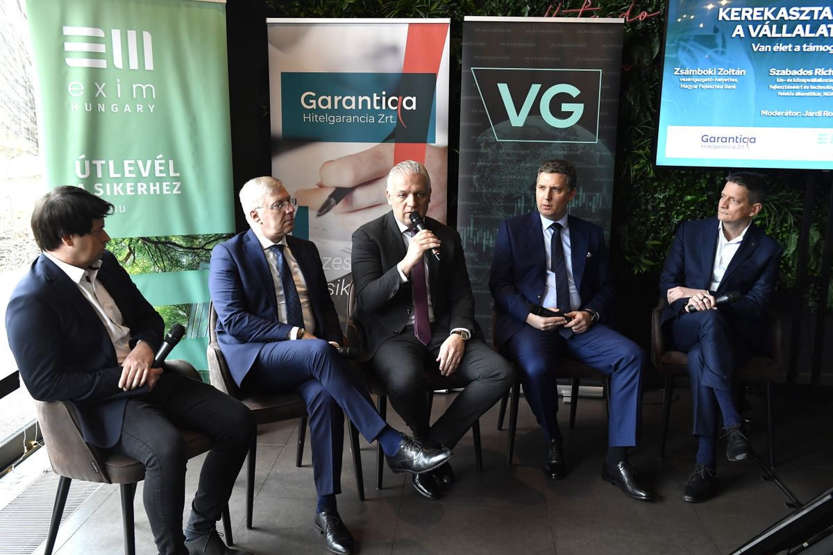 Kavosz KRISÁN László; SZABÓ Balázs; SZABADOS Richárd