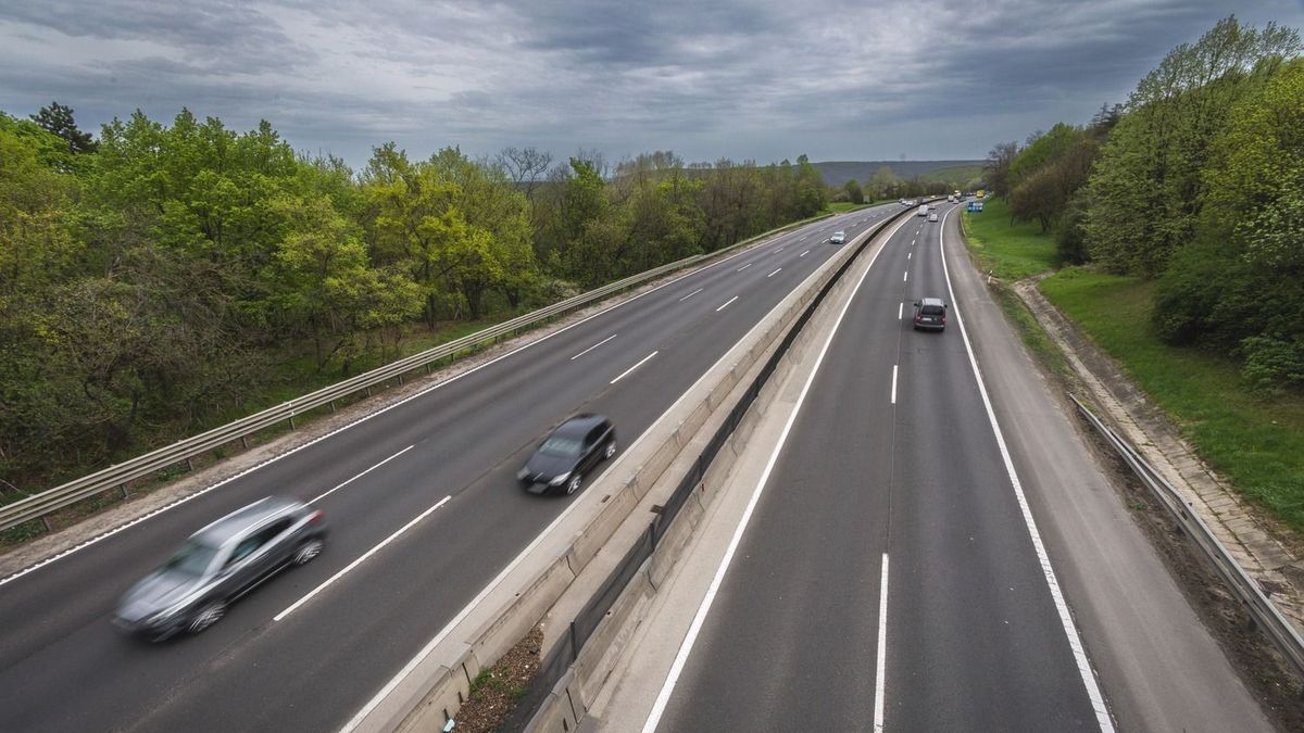 Most már biztos, a kormány tényleg megcsinálja: 400 milliárdos autópálya épül Magyarországon, rákötik az M1-re – térképen a nyomvonal 