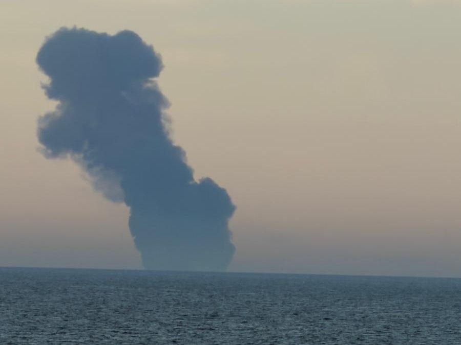  Aknára futott és kigyulladt az orosz árnyékflotta olajtankere a Fekete-tengeren