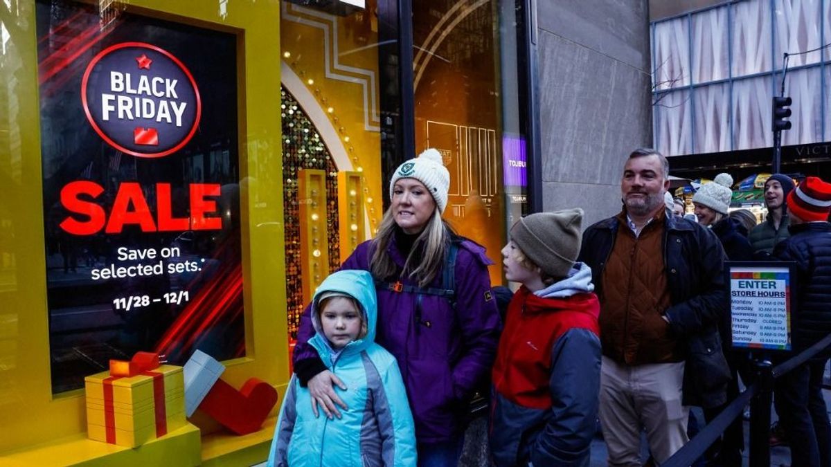 Többet költött az amerikai fogyasztó, mégis kevesebbet vett - itt vannak a Black Friday adatok 