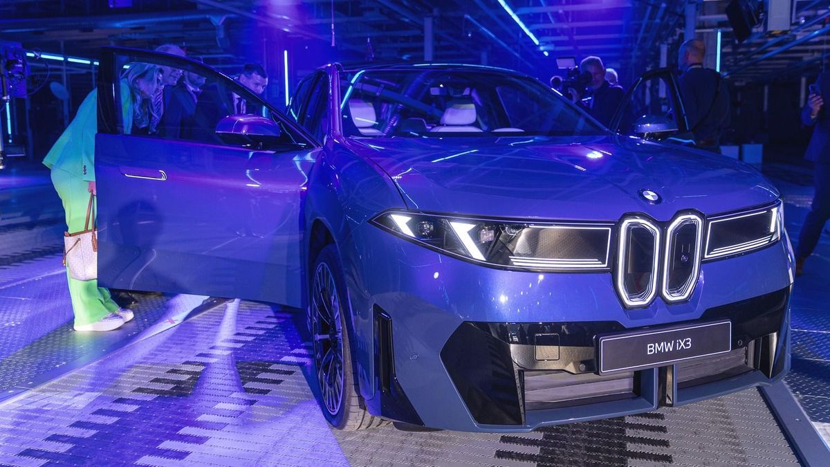 negyedév,VMP20250926_bmw_átadó_HAON036