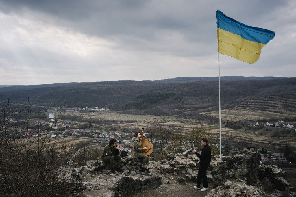 UKRAINE- UZHGOROD - WAR - MEDIEVAL - YOUTH - RUINS - CASTLE - NEVITSKE