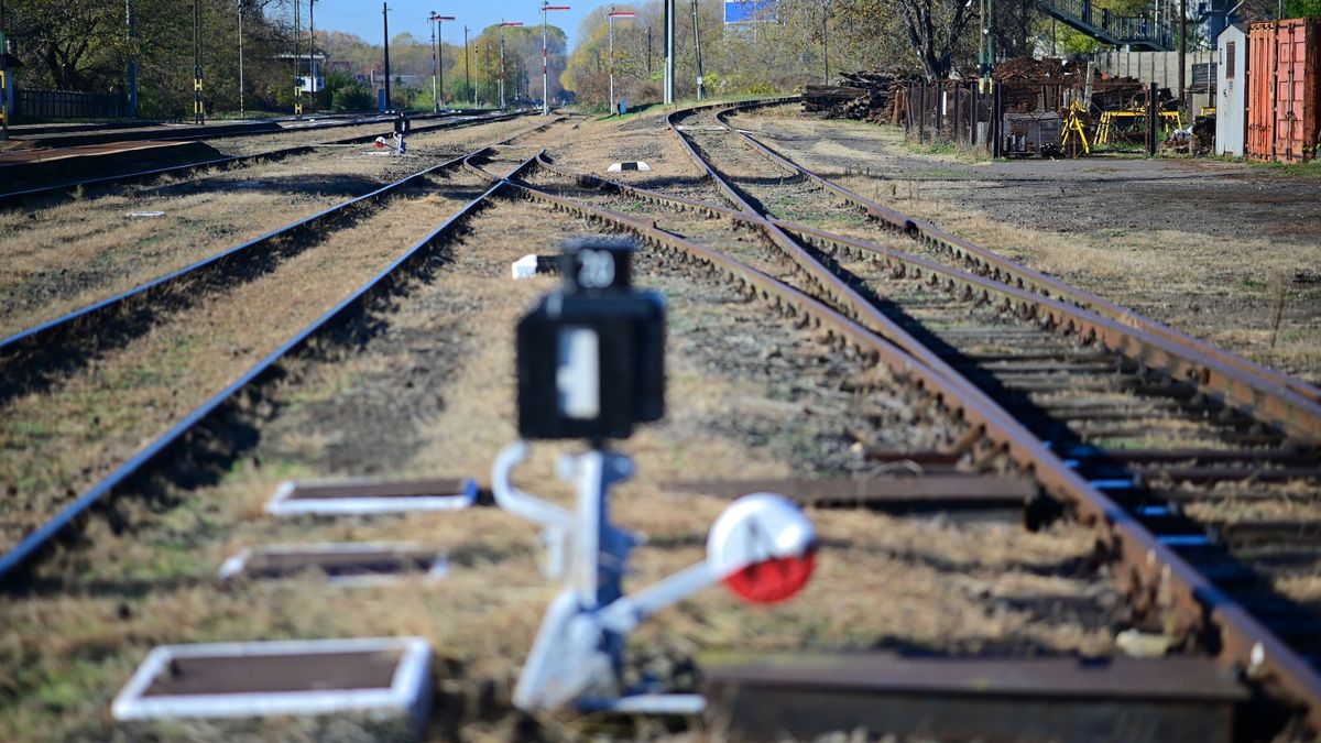Több évtizedes álom válik valóra, erre várt mindenki: 1960 óta nem nyúltak hozzá, most elkezdődik a 110-es vasútvonal felújítása