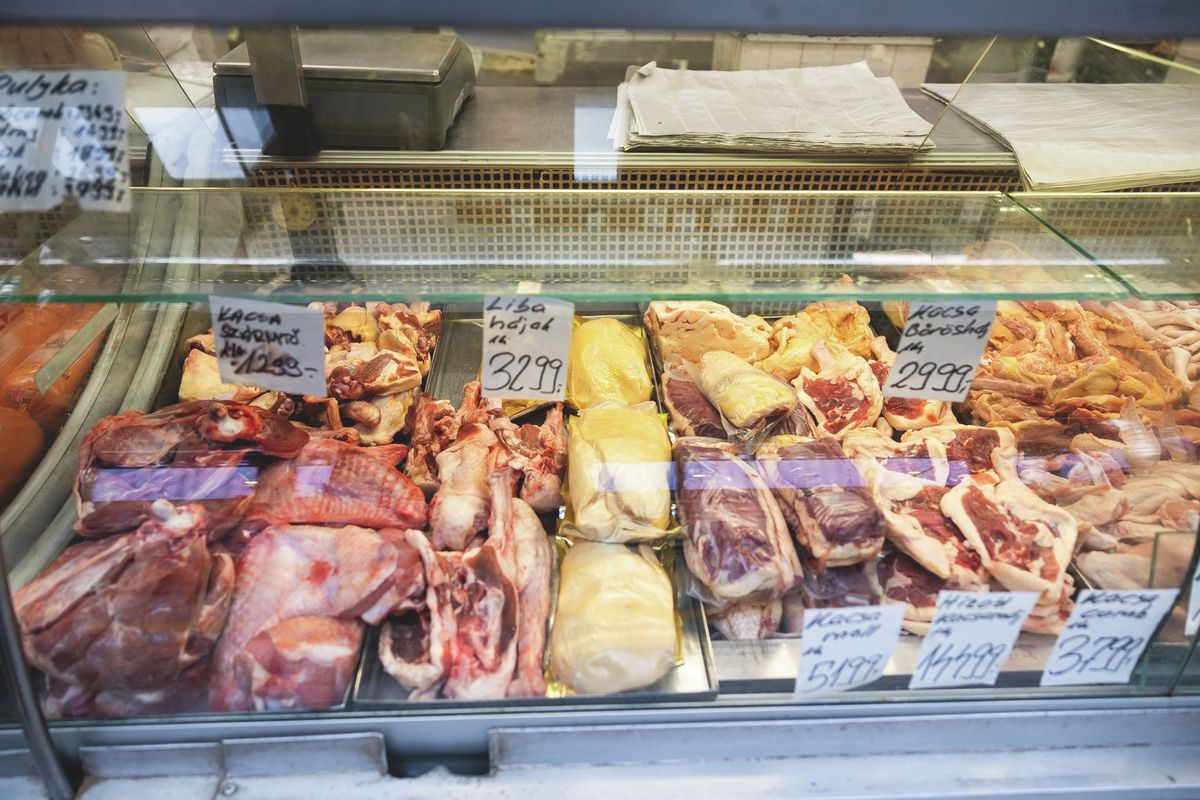 010_piac Órákon belül áfa-csökkentésről dönthet a magyar parlament: 27 helyett 5 százalék lehet az adó egy fontos húsnál