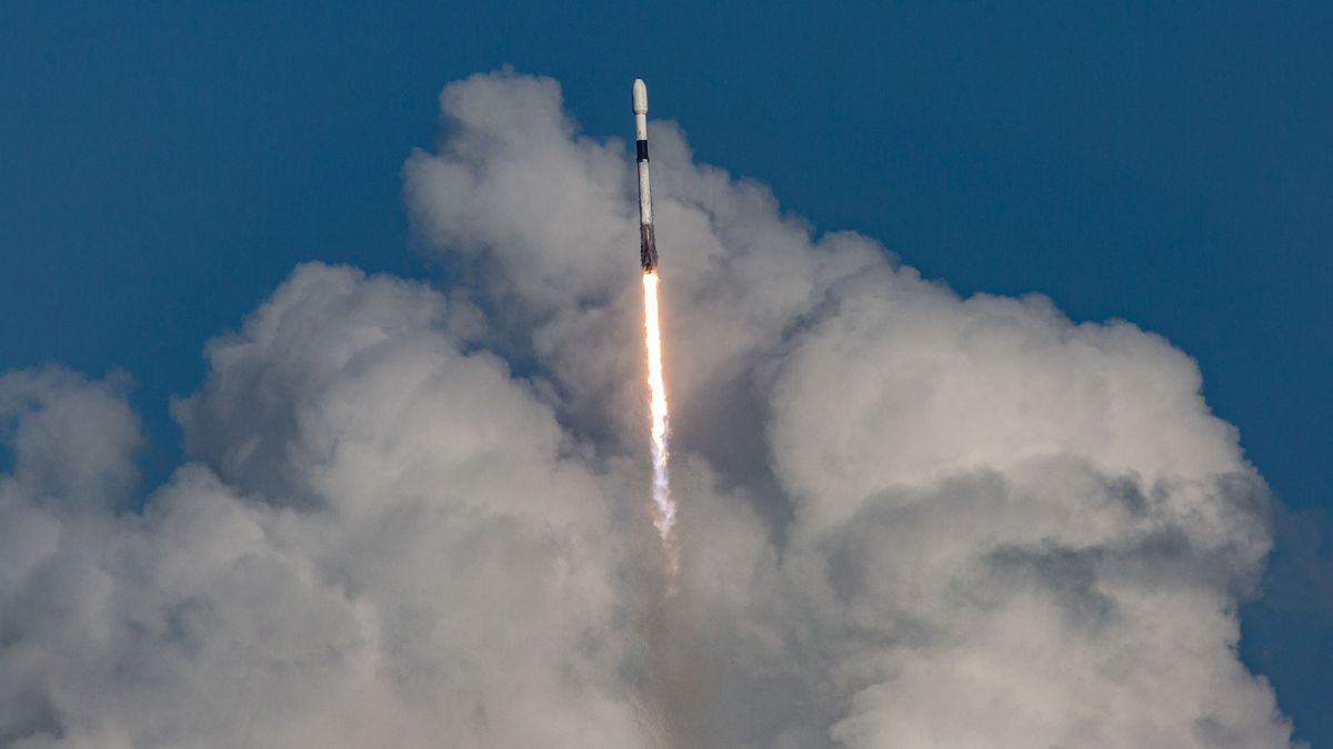 Hatalmas eredmény: fellőtték a világ első kereskedelmi űrkutatási műholdját 