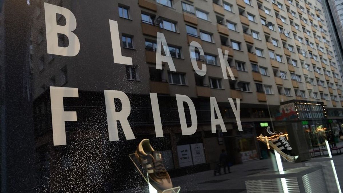 Közeleg a Black Friday, de többet ésszel, mint csak kedvezménnyel: így kerülhetjük el a csalásokat és az átveréseket 