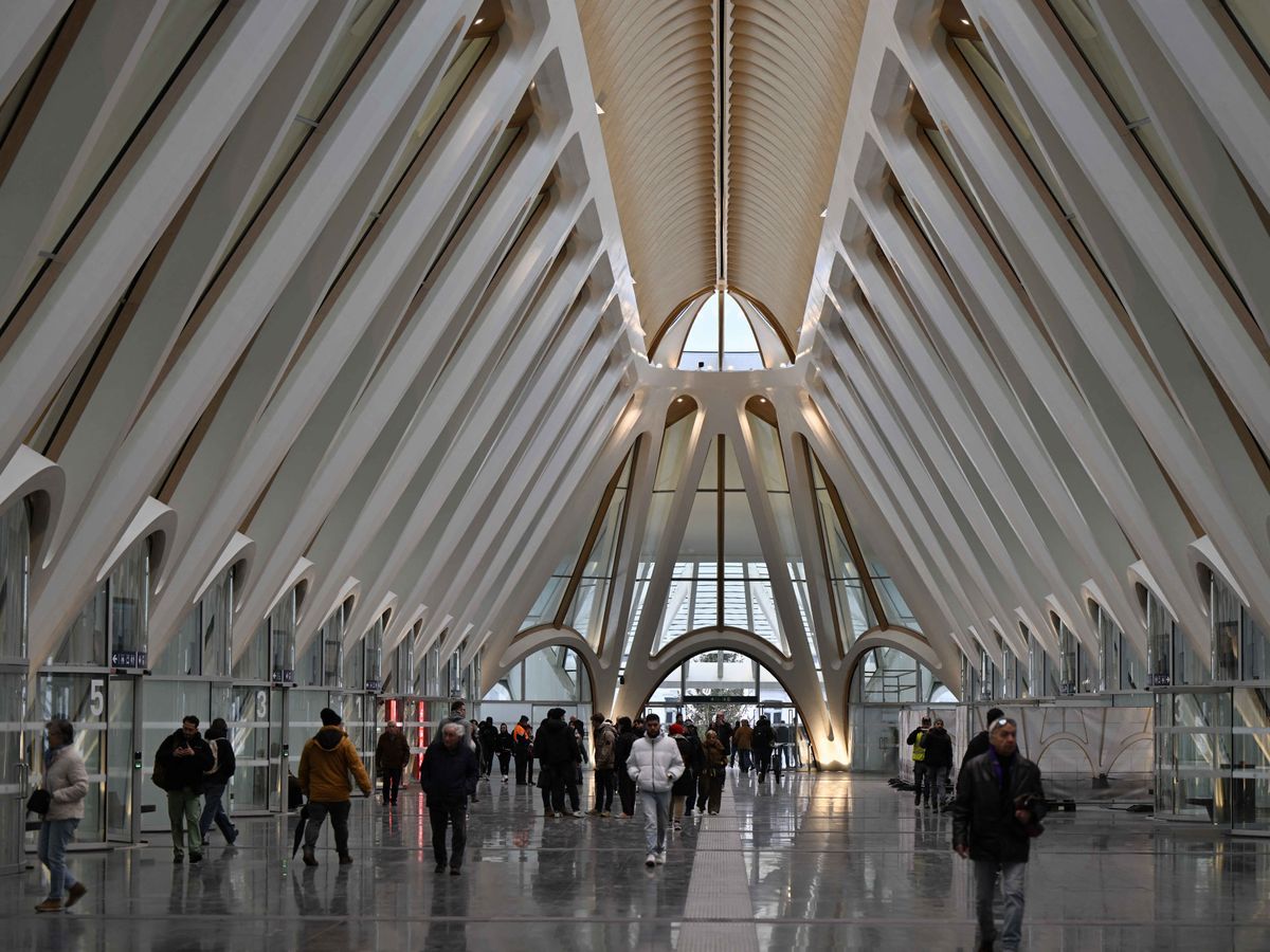 Az októberben elkészült Gare de Mons pályaudvar bekerült a világ hét legszebb vasútállomása közé. Fotó: ERIC LALMAND / Belga / AFP /