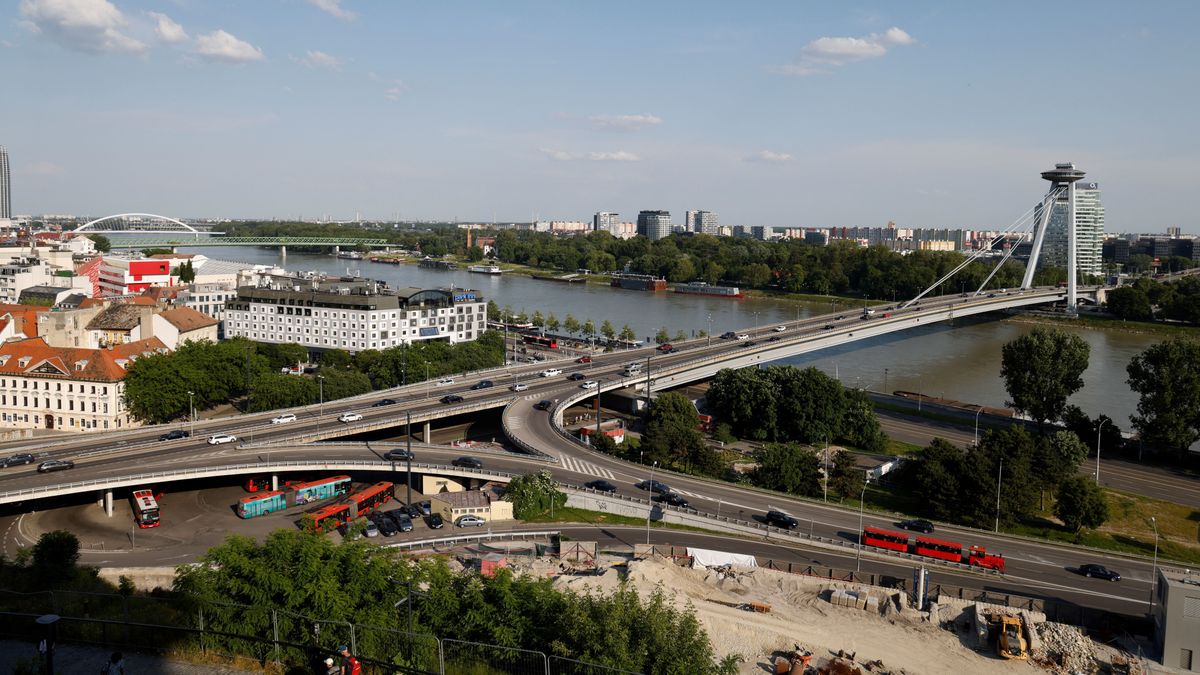 Kié az alma, ha a fáról a szomszéd telkére esett? - Új Polgári Törvénykönyvet készít Fico, vége a szocializmusnak 