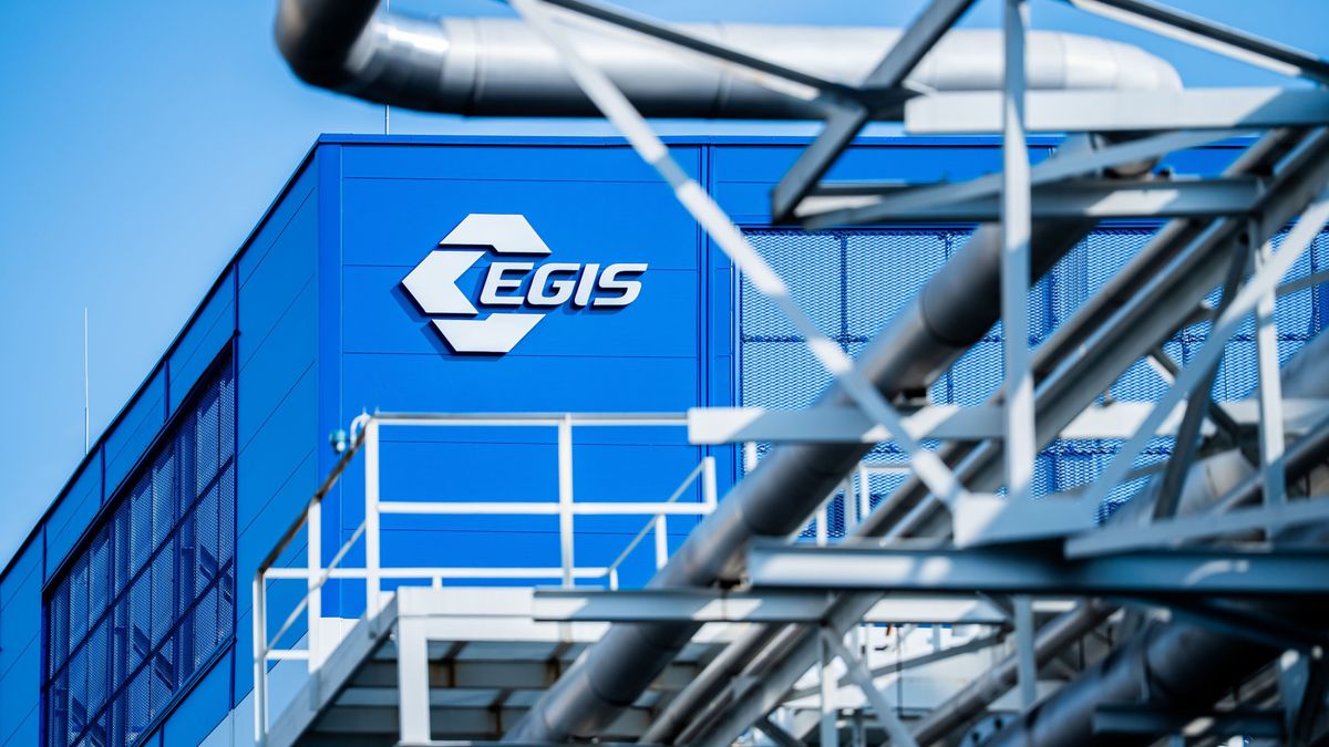 Európa visszavonul, Magyarország előrelép: új hatóanyagüzemet nyílt Budapesten – ikergyárakkal erősít az Egis 